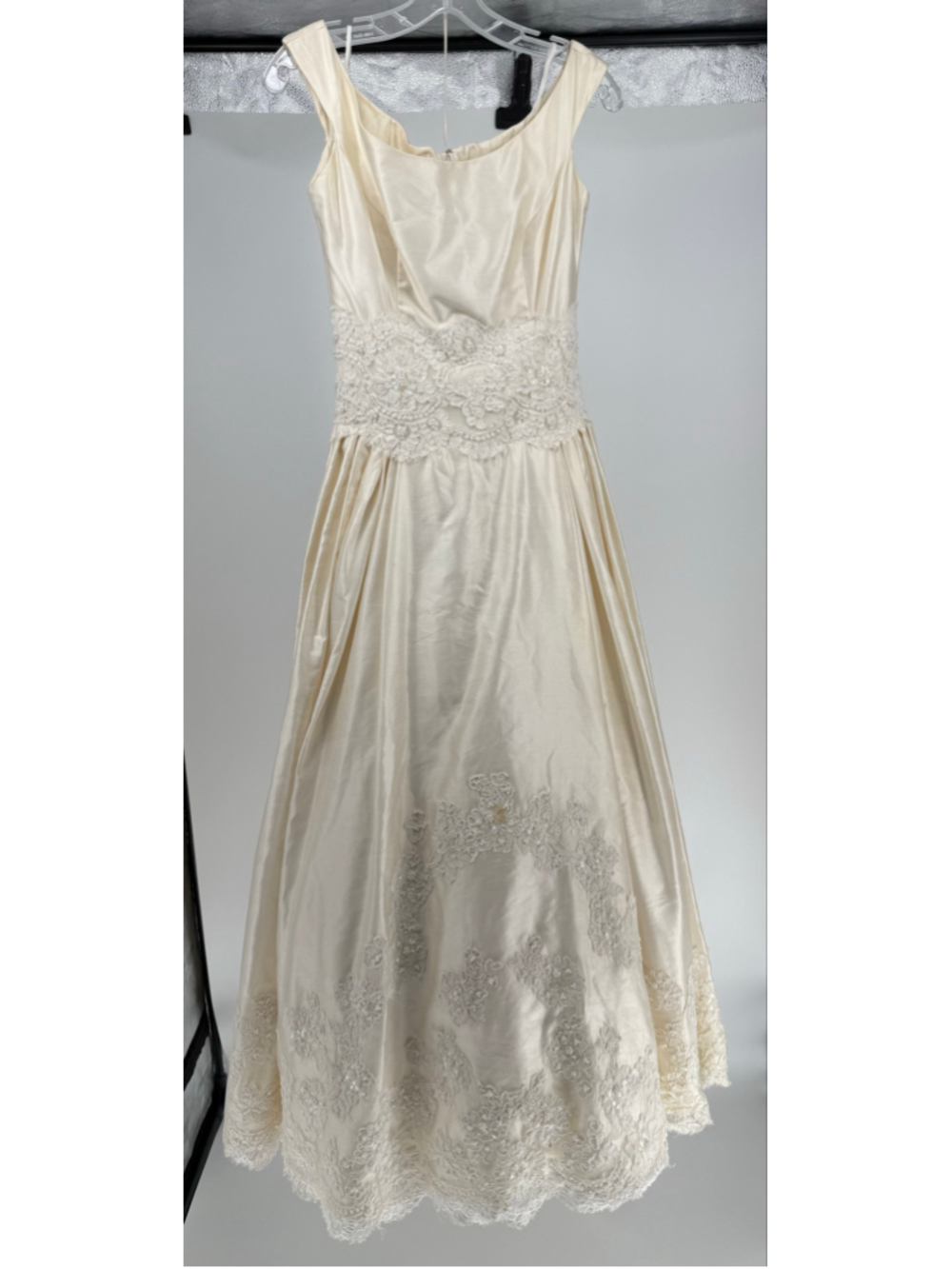 Vintage Galina Ivory Wedding Dress Pearl Beaded Lace Bridal Gown Made USA size 0